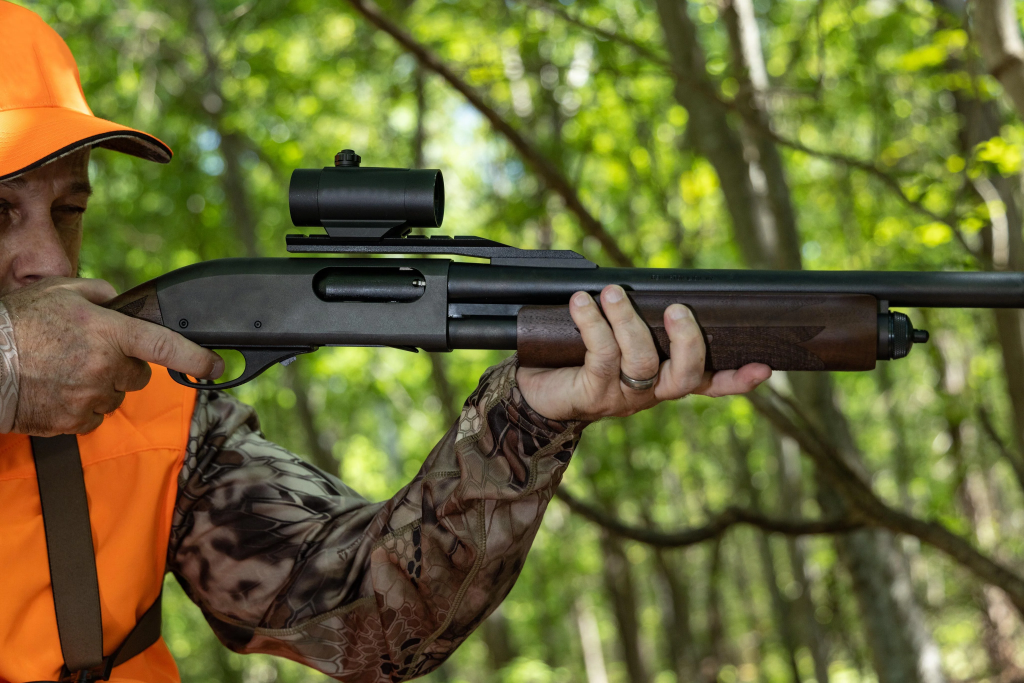 top-pump-shotgun-review-RemArms-Remington-870-FieldMaster-on-wood-display